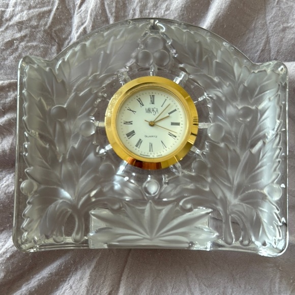VTG Mikasa Crystal Desk Clock - needs battery - Picture 1 of 3